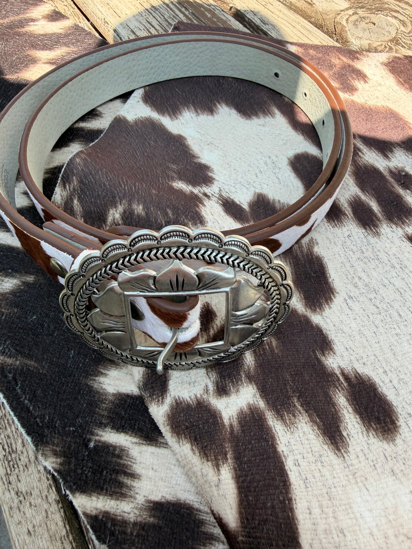 Western Oval Floral Etched Buckle W. Genuine Cowhair Leather