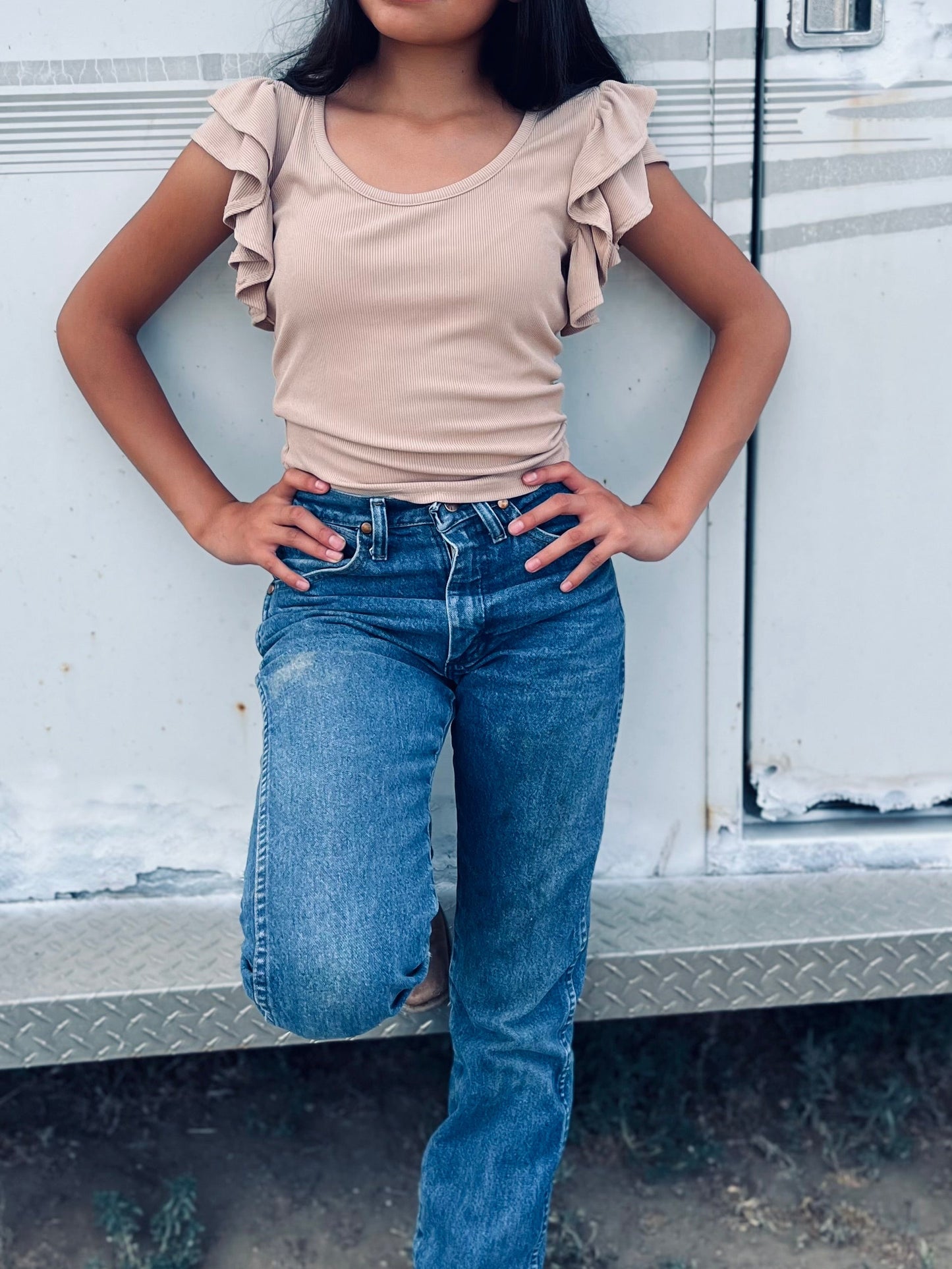 Ribbed Knit Ruffled Shoulder Slim Fit Tank Top